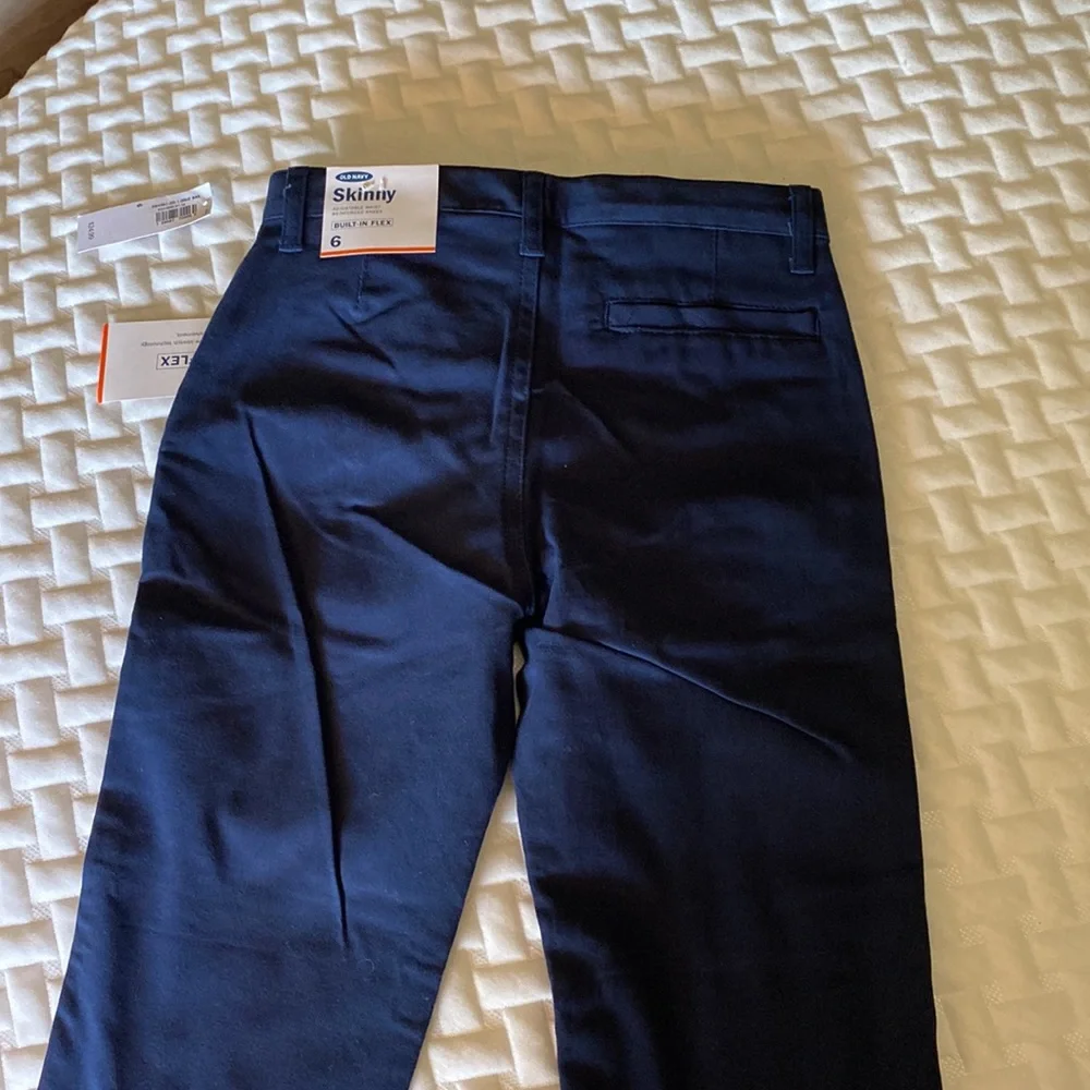 Old Navy, Navy Blue Skinny Pants Size (6) New with Tag - Picture 4 of 4